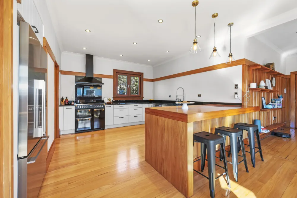 Photos of 168 Lyttelton Street