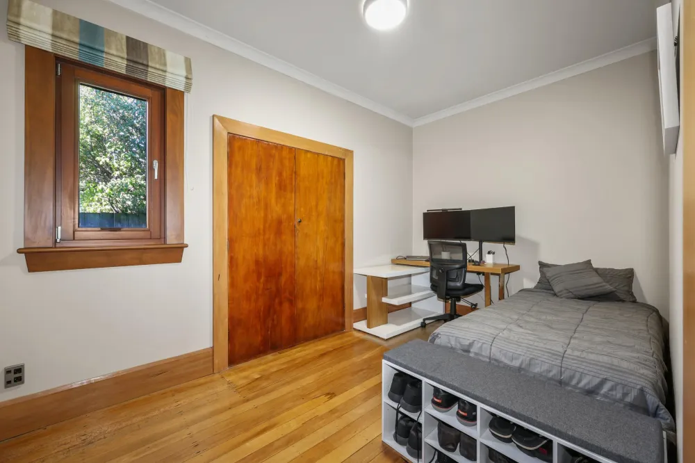 Photos of 168 Lyttelton Street