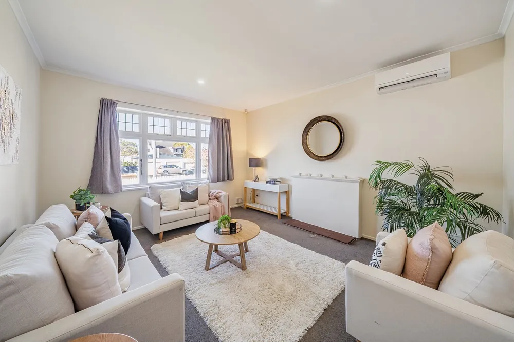 Photos of 55 Pharazyn Street
