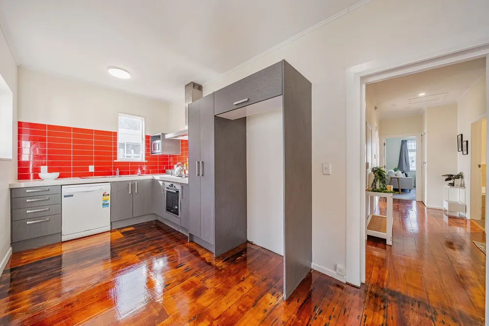 Photos of 55 Pharazyn Street