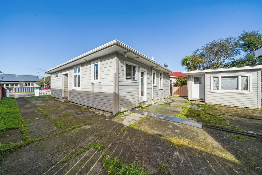 Photos of 55 Pharazyn Street