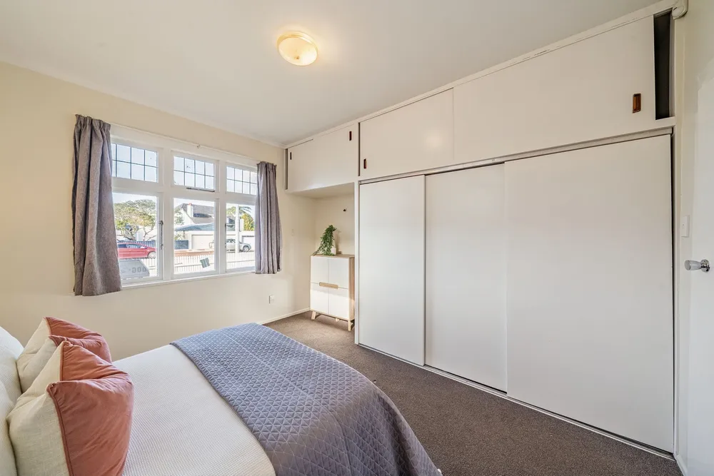 Photos of 55 Pharazyn Street