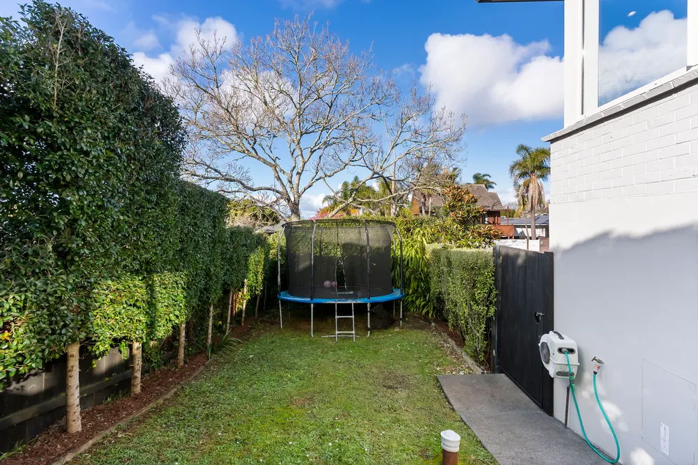 Photos of 25 Sierra Street