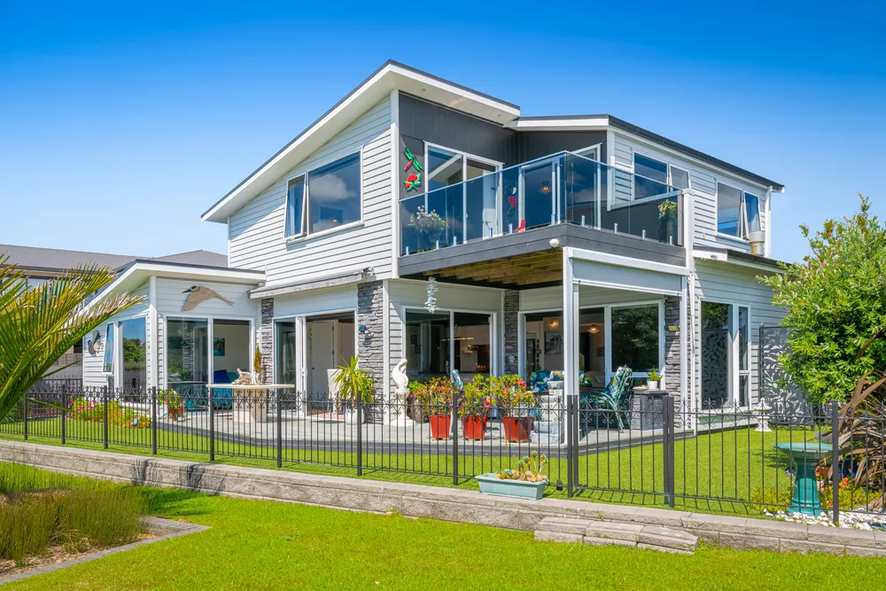 Photos of 27 Schooner Avenue