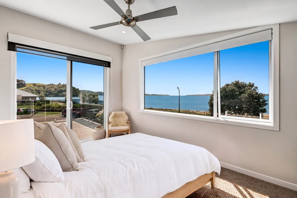 Photos of 27 Schooner Avenue