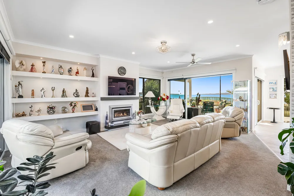 Photos of 27 Schooner Avenue