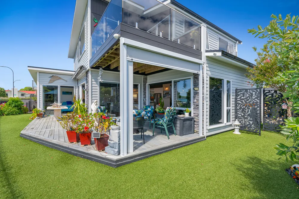 Photos of 27 Schooner Avenue