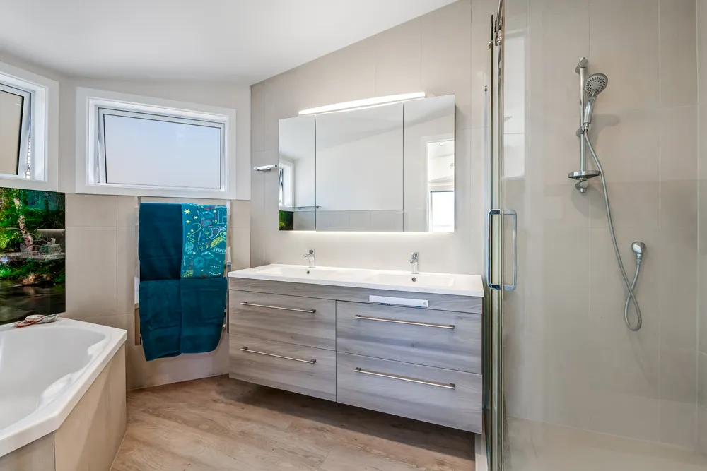 Photos of 27 Schooner Avenue