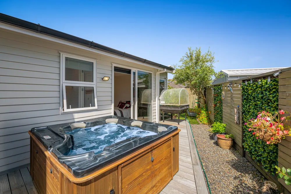 Photos of 27 Schooner Avenue