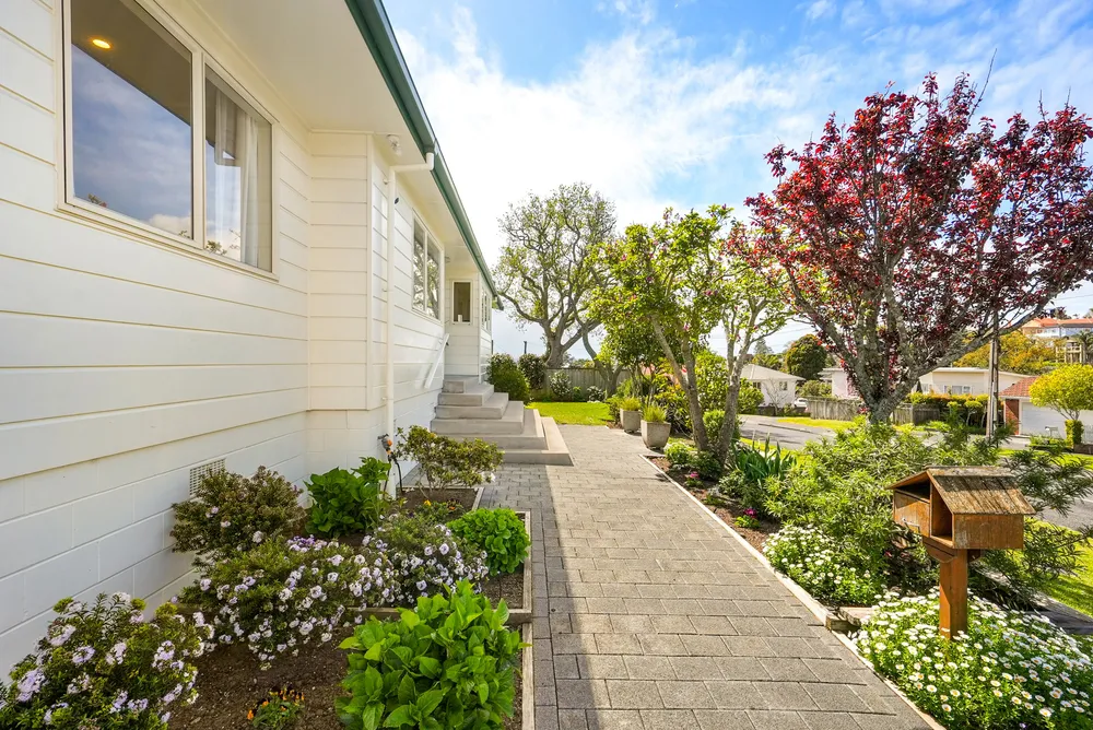 Photos of 6 Luplau Crescent