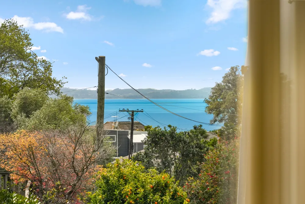 Photos of 6 Luplau Crescent