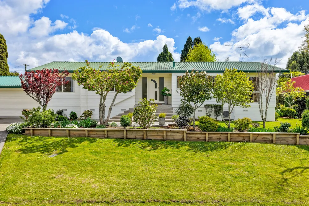 Photos of 6 Luplau Crescent