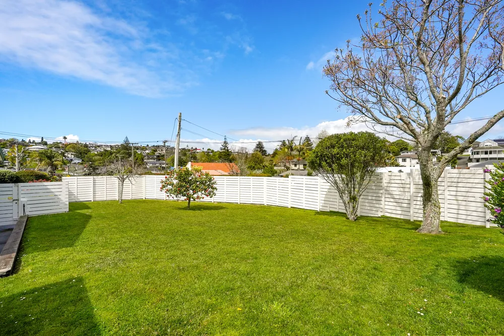 Photos of 6 Luplau Crescent