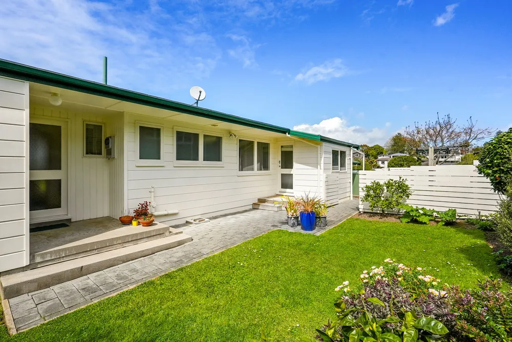 Photos of 6 Luplau Crescent