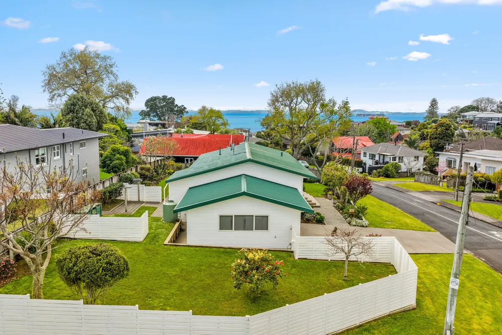 Photos of 6 Luplau Crescent