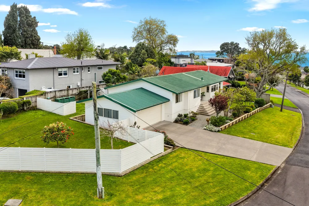 Photos of 6 Luplau Crescent