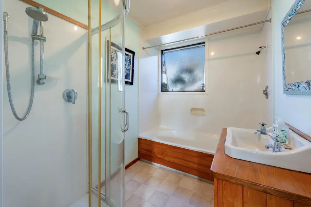 Photos of 17 Sherratt Road