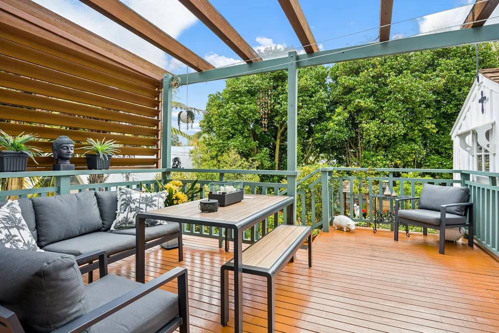Photos of 15 Inverary Avenue