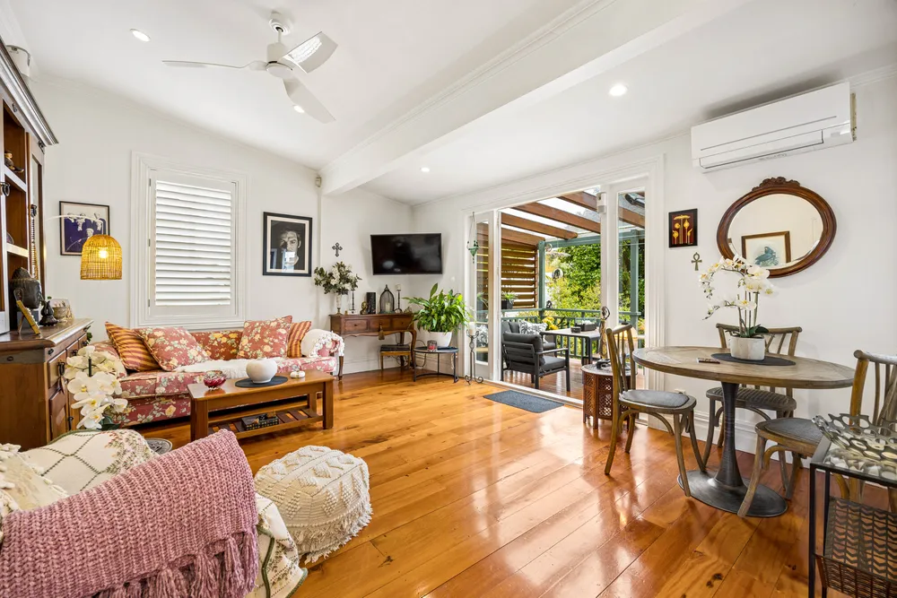 Photos of 15 Inverary Avenue