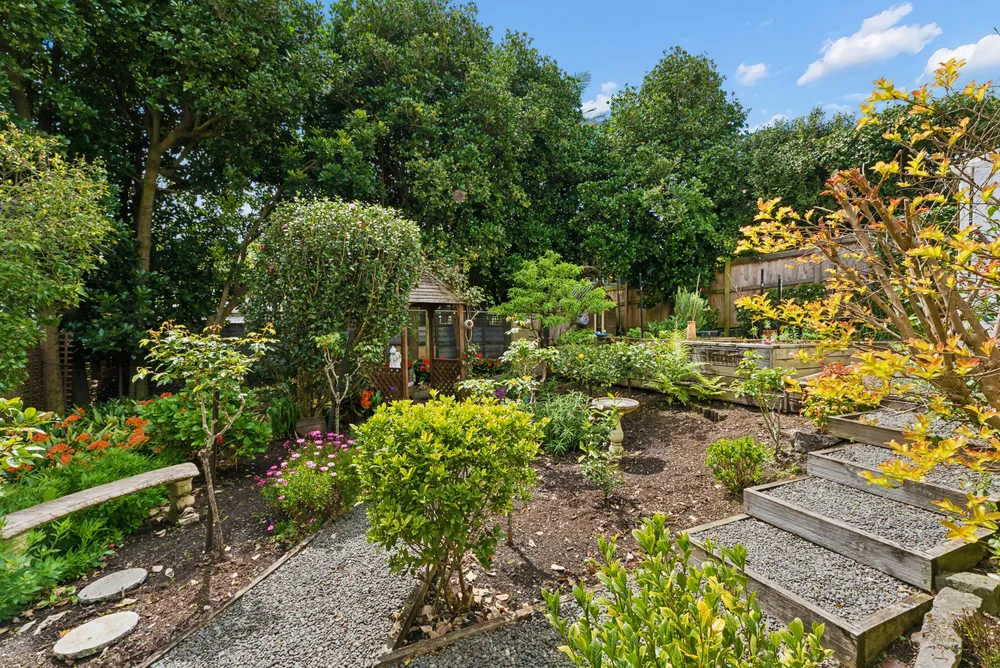Photos of 15 Inverary Avenue