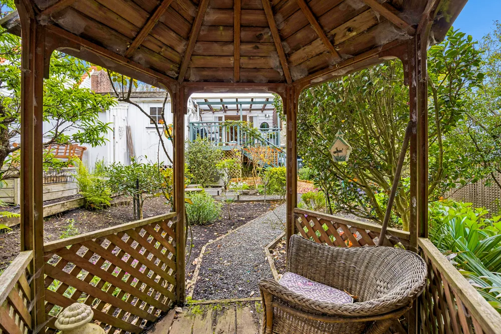 Photos of 15 Inverary Avenue