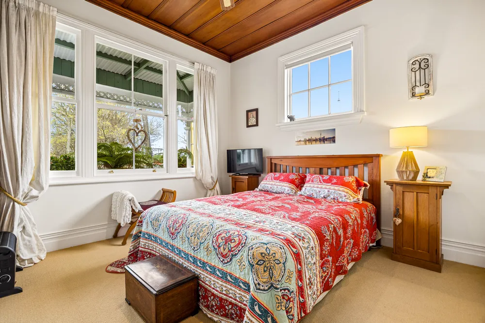 Photos of 15 Inverary Avenue