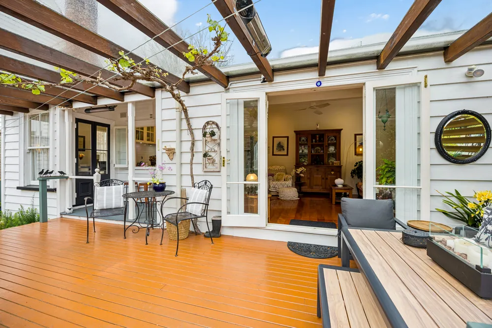 Photos of 15 Inverary Avenue