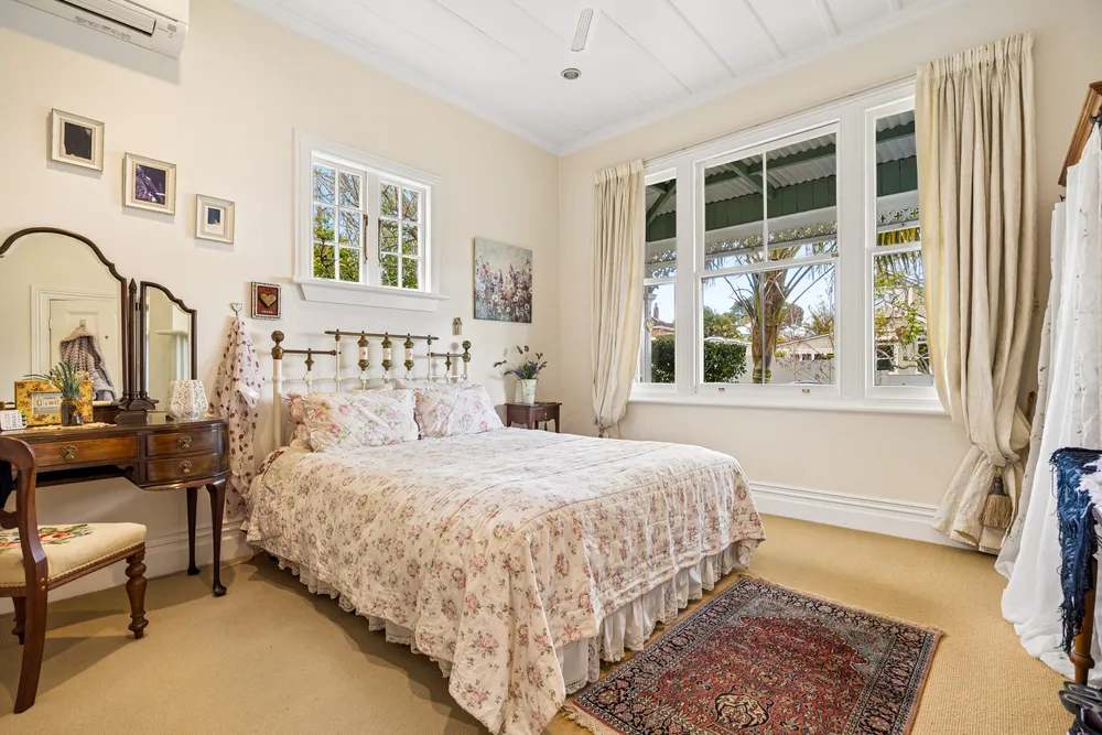 Photos of 15 Inverary Avenue