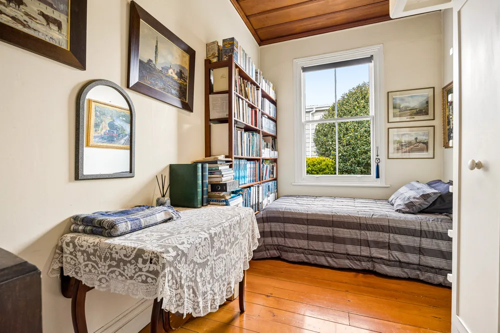 Photos of 15 Inverary Avenue