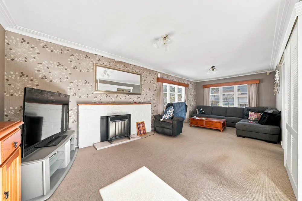 Photos of 13 Henwood Road