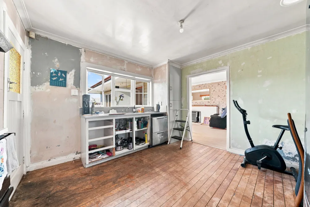 Photos of 13 Henwood Road