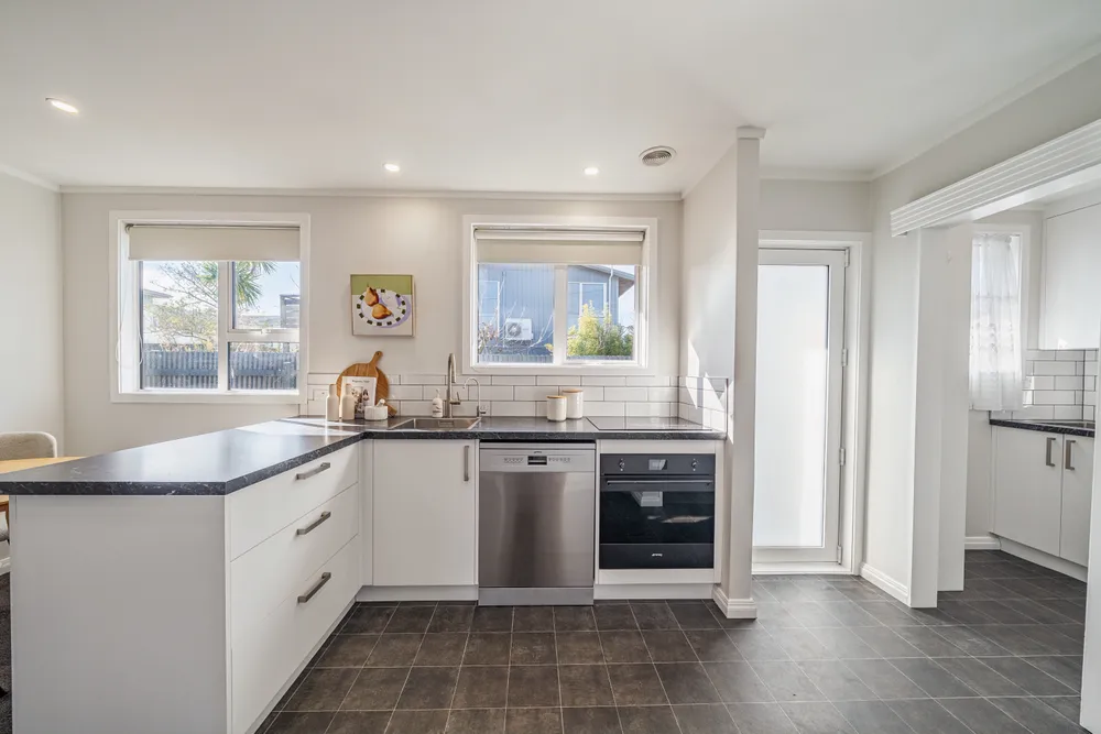 Photos of 122c Martin Street