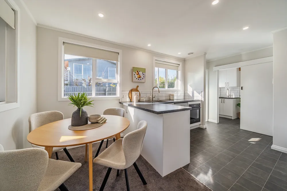 Photos of 122c Martin Street