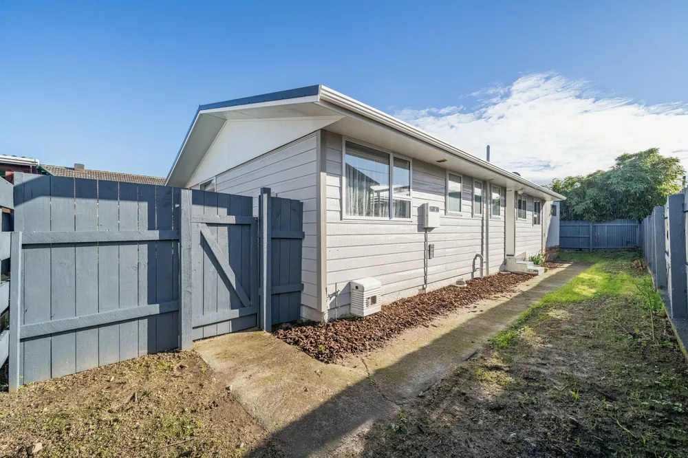 Photos of 122c Martin Street