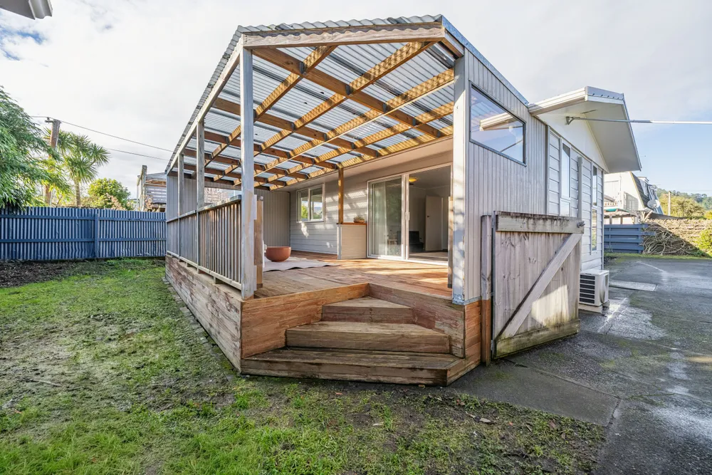 Photos of 122c Martin Street