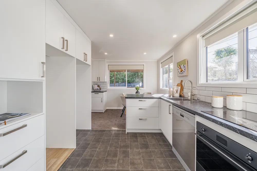 Photos of 122c Martin Street