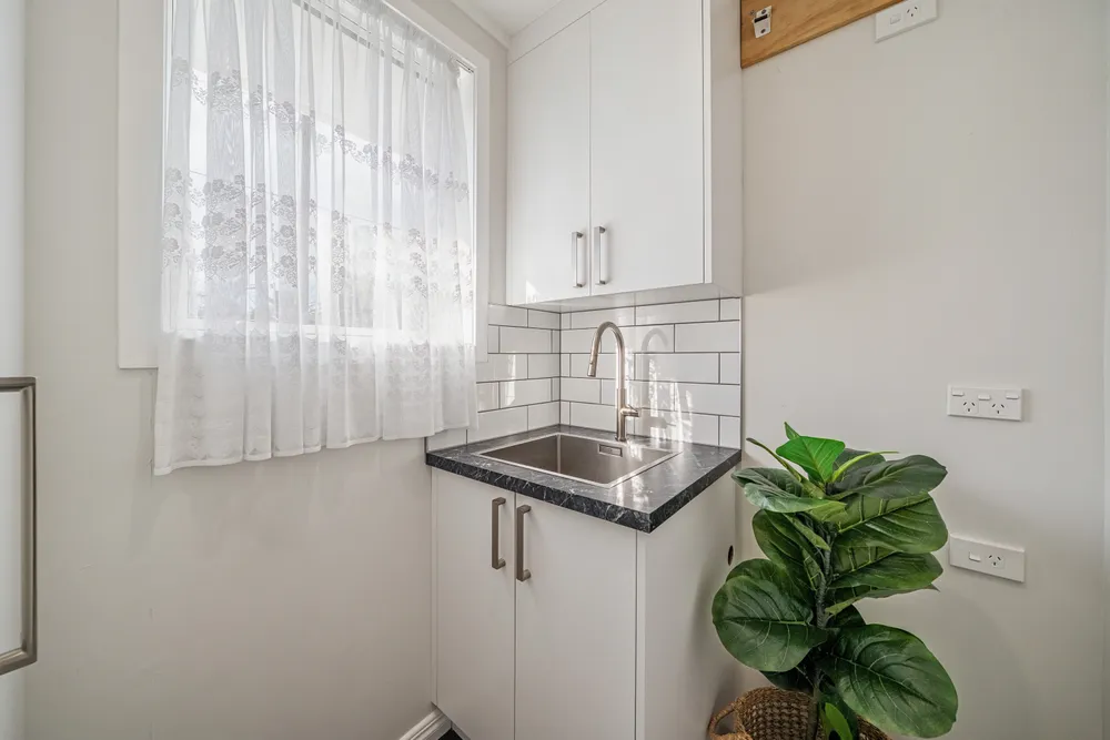 Photos of 122c Martin Street