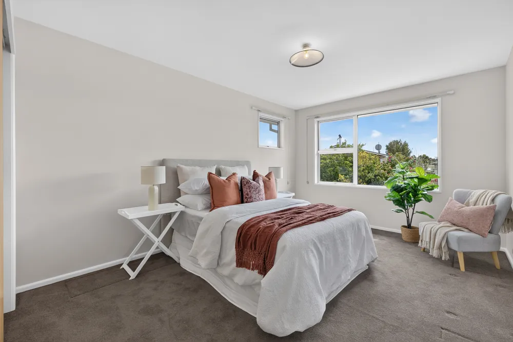 Photos of 20 Delaware Crescent