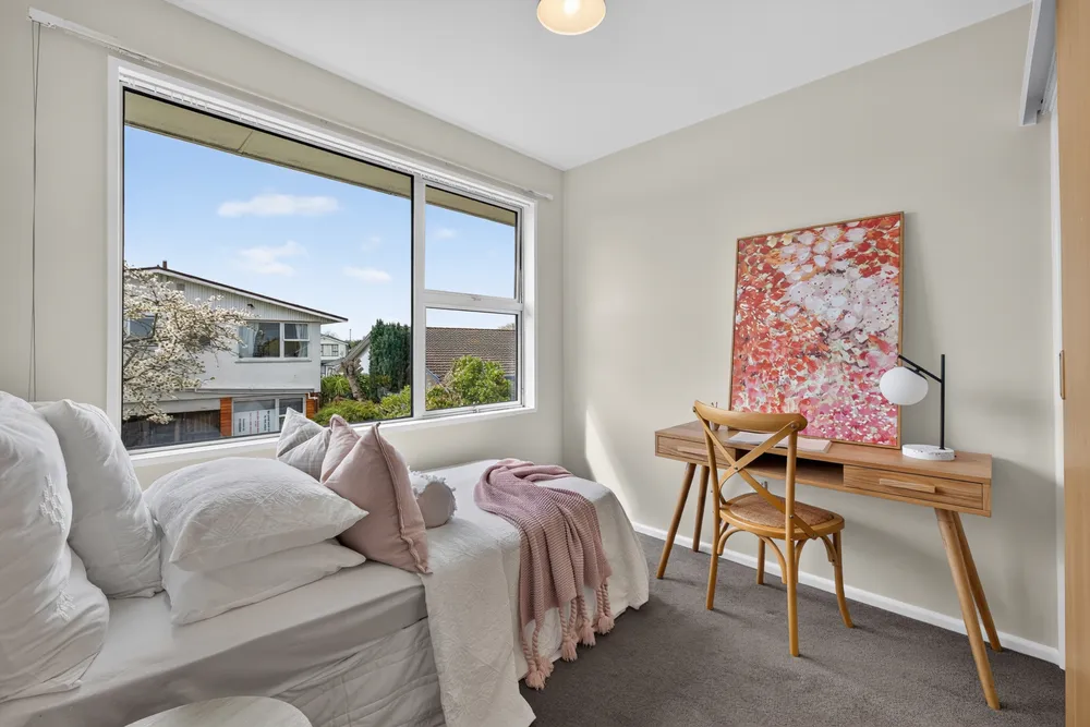 Photos of 20 Delaware Crescent