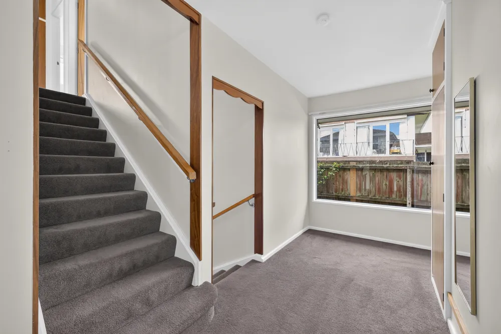 Photos of 20 Delaware Crescent