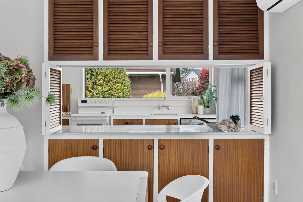 Photos of 20 Delaware Crescent