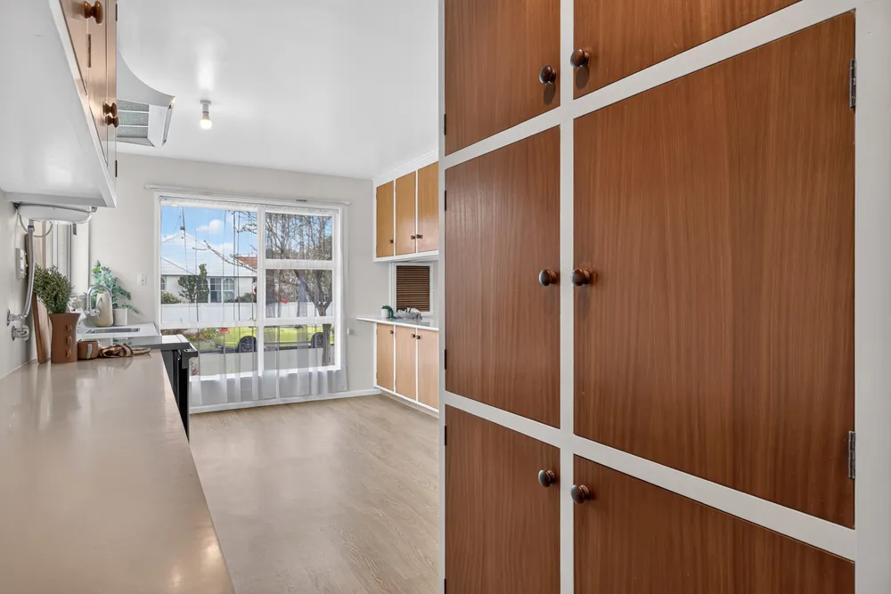 Photos of 20 Delaware Crescent