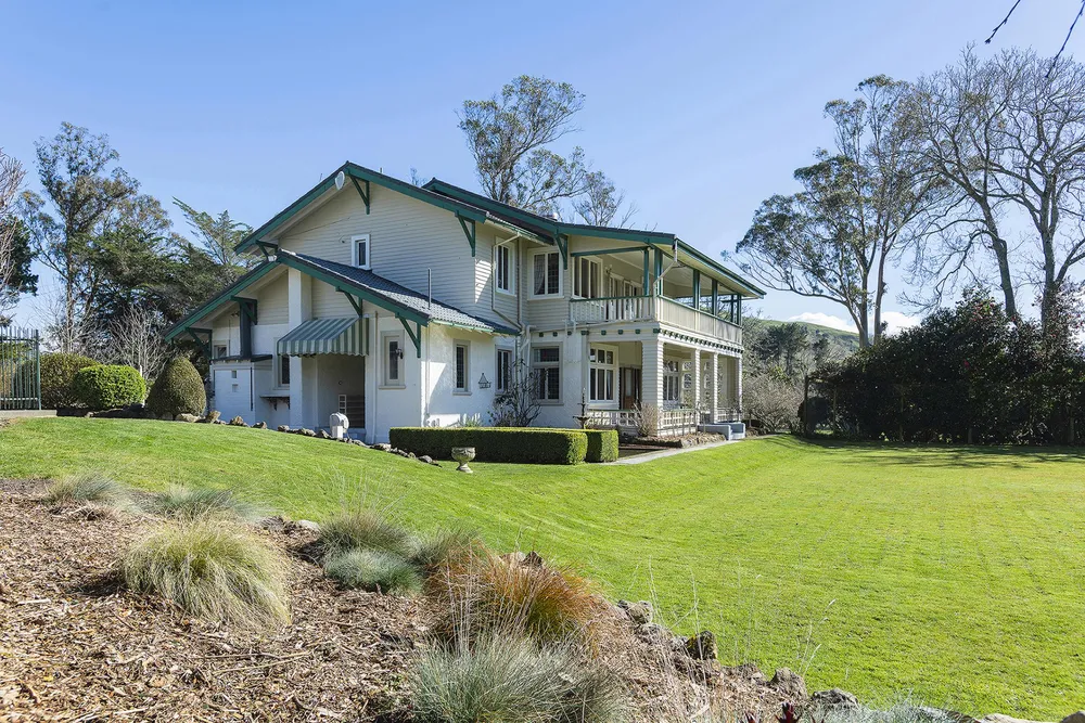 Photos of 1909 Tiniroto Road