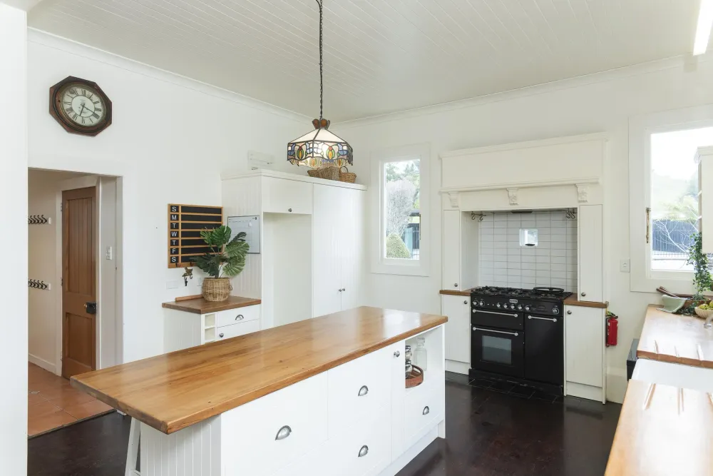 Photos of 1909 Tiniroto Road