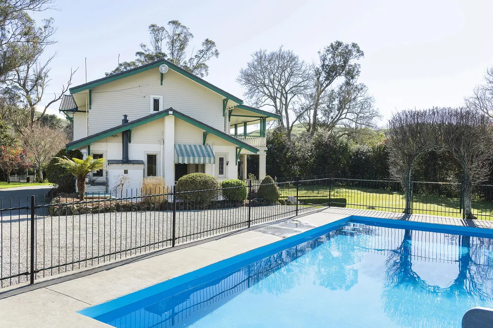 Photos of 1909 Tiniroto Road