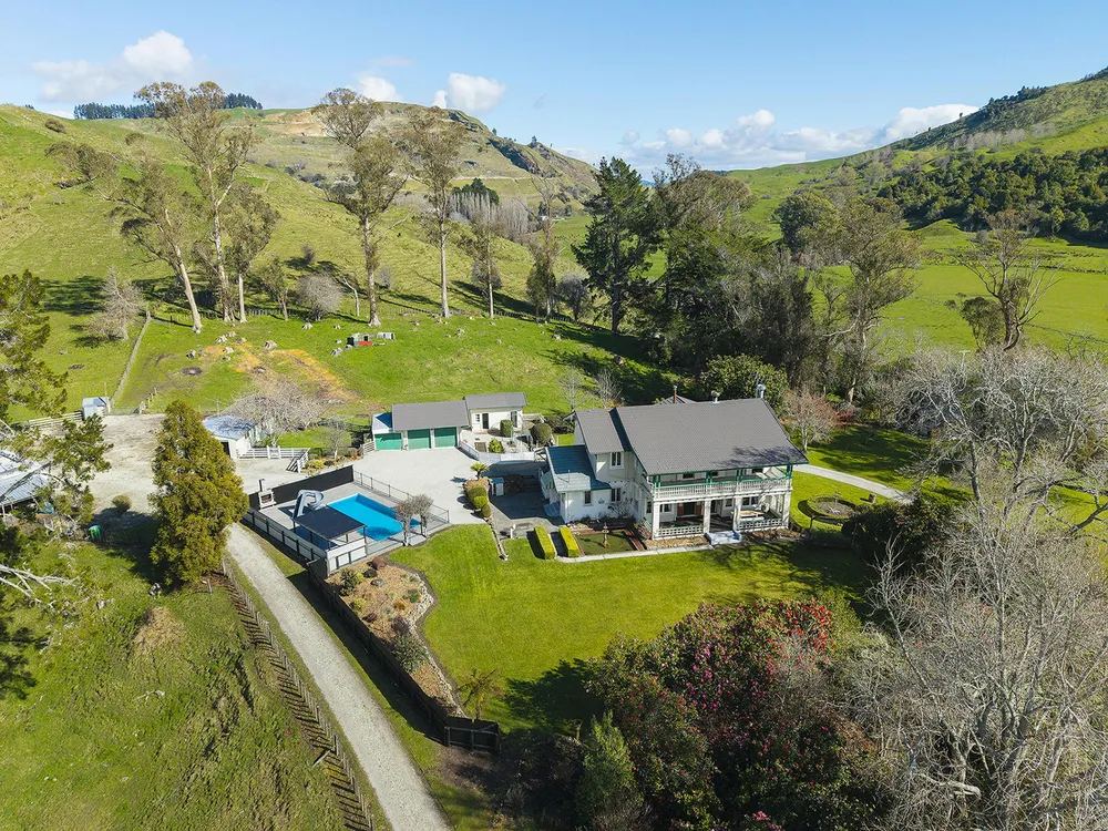 Photos of 1909 Tiniroto Road