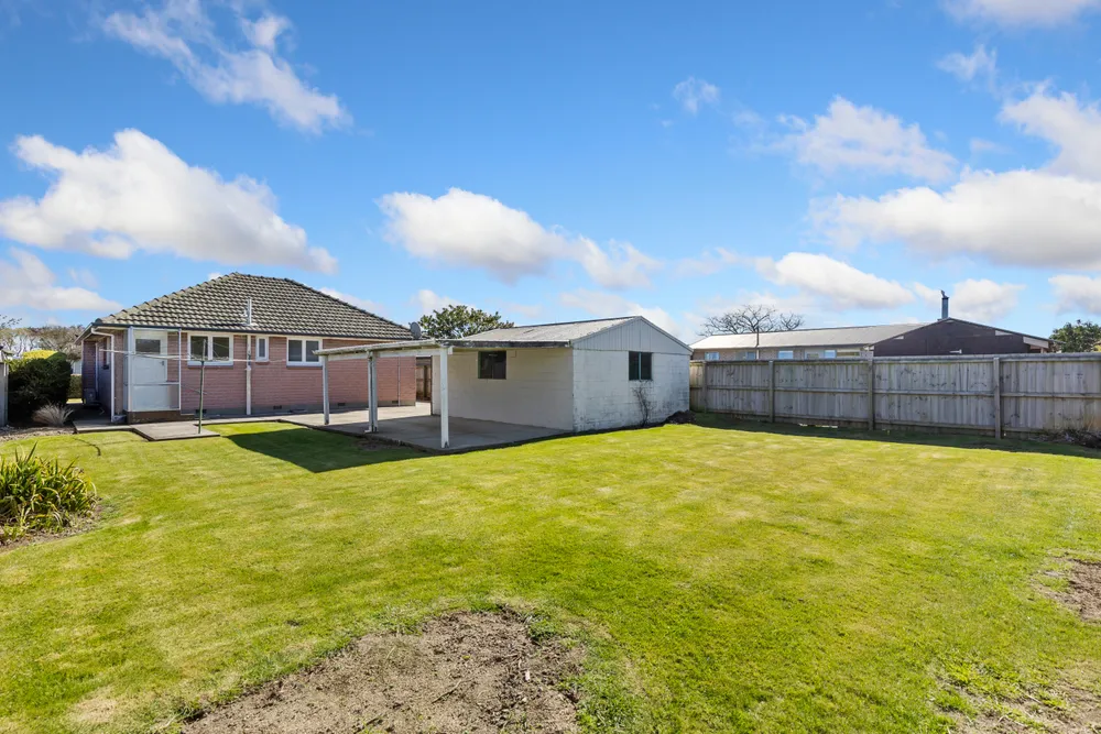Photos of 17 Rollesby Street