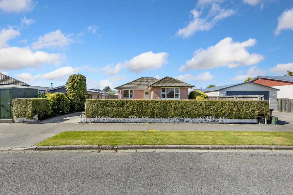 Photos of 17 Rollesby Street