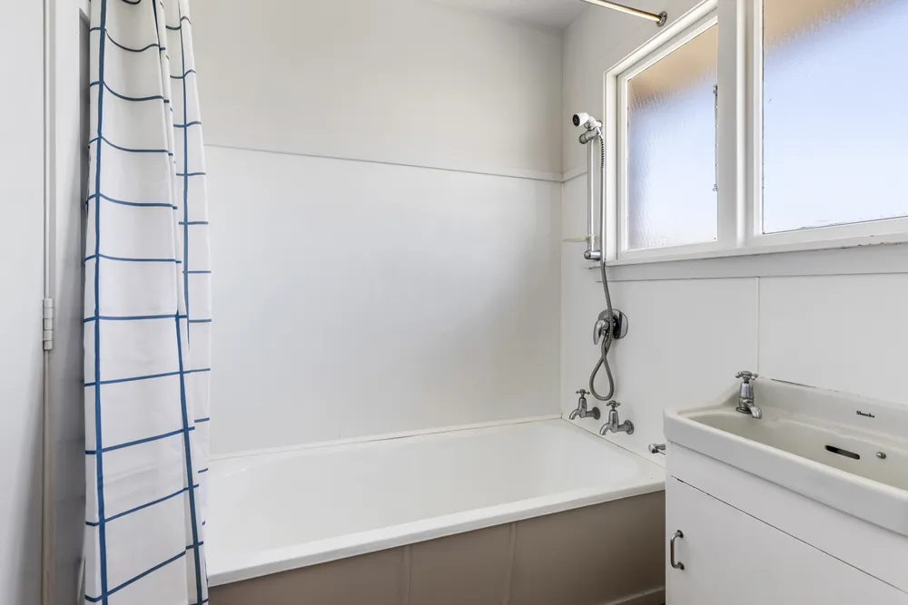 Photos of 17 Rollesby Street