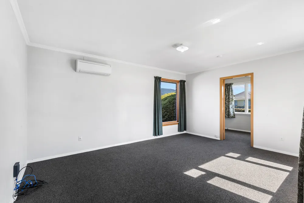 Photos of 17 Rollesby Street